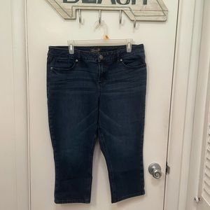 Seven7 skinny stretch dark wash jean capris sz 16